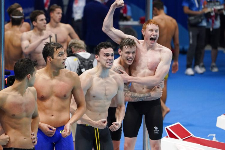 British swimmers make relay history
